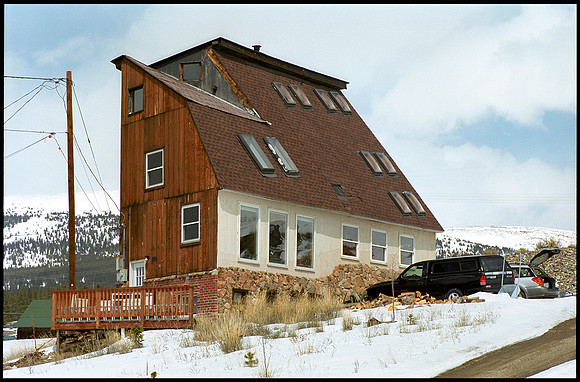 frame 26-weird house