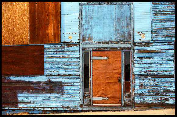 frame 33-blue wall
