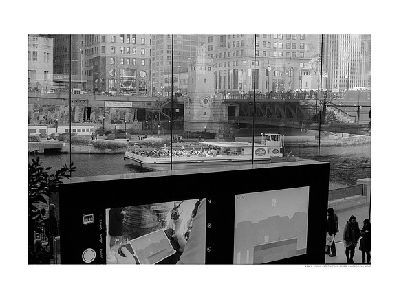 Apple Store, and Chicago River