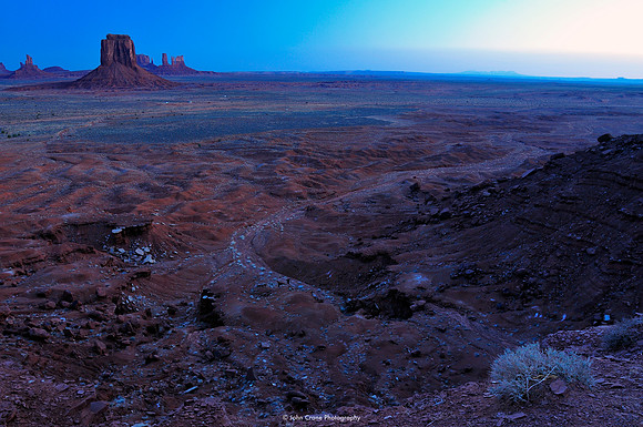 Sunrise from Artist Point, Monument Valley