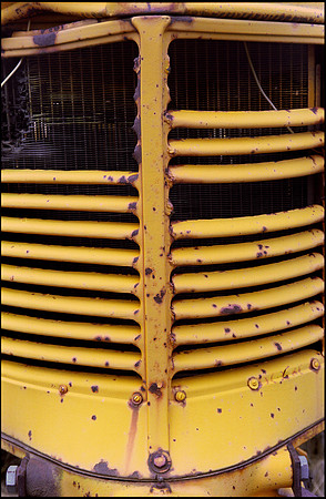 frame 25-yellow tractor